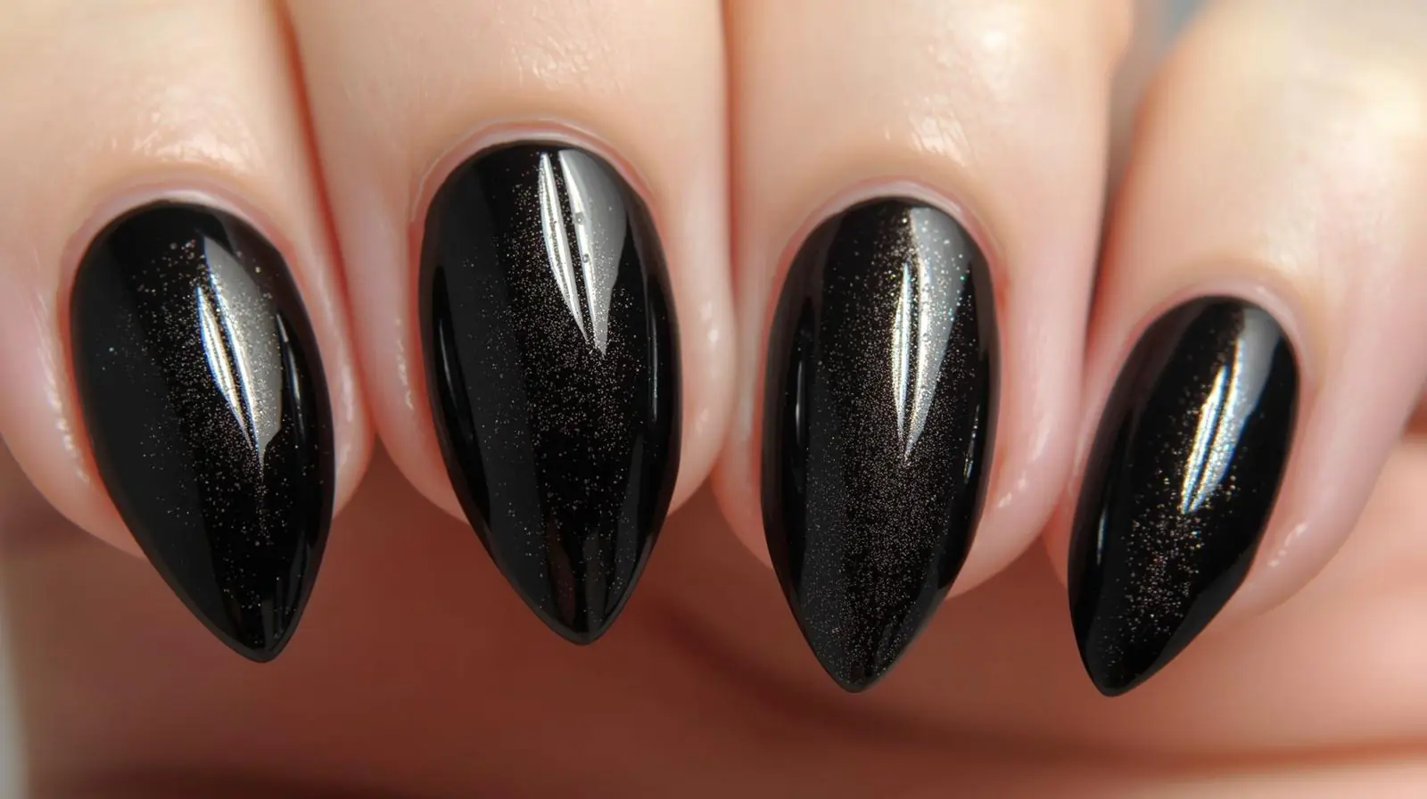nails eye design